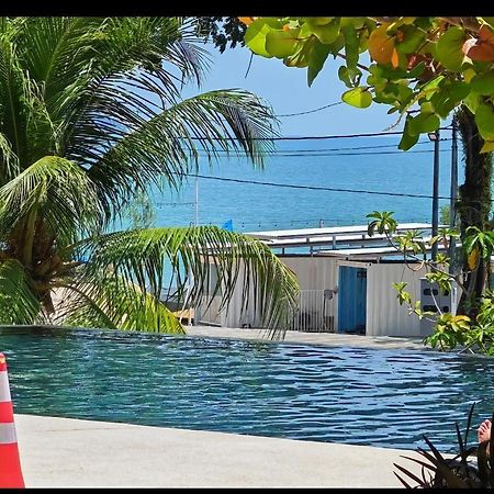By The Sea Batu Ferringhi Beach Front Apartment Suite 外观 照片